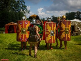 römische Soldaten während des Exerzierens