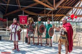römische militärische Modenschau anlässlich des UNSECO-Welterbetages